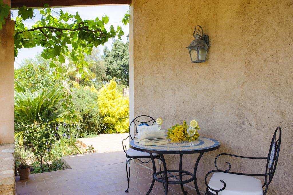 Finca Miquel Tomas كاس كاتالا الغرفة الصورة